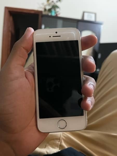 iPhone 5s 32 GB For Sale 4