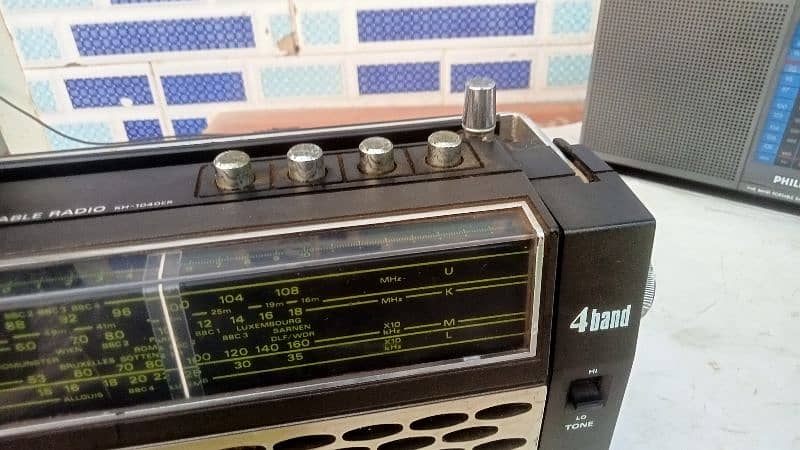 Radio Hitachi 4 bands 8