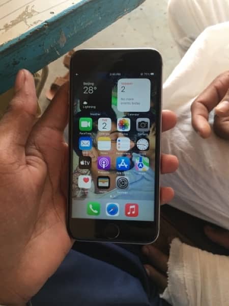 I phone 6s all okay my number 03166083960 only watsapp 2