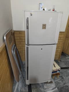 Dawlance Good Condition Refrigerator for urgent sale