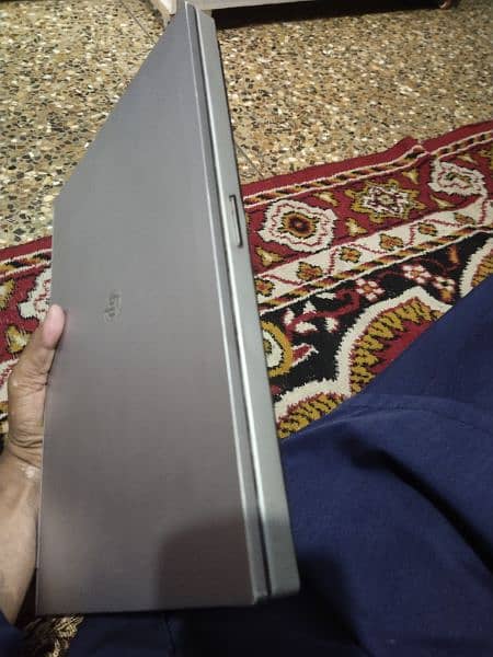 HP. laptop v good conditions  I5 Sec 2nd generation 2