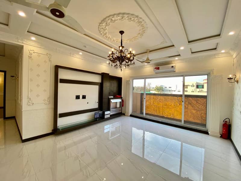 Outstanding Luxury 1 Kanal House Is Available For Rent In PHASE 5 DHA, Lahore. 23