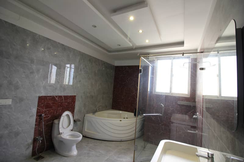 A Modern Design 1 Kanal Luxurious House Is Available For Rent In DHA, Lahore. 14