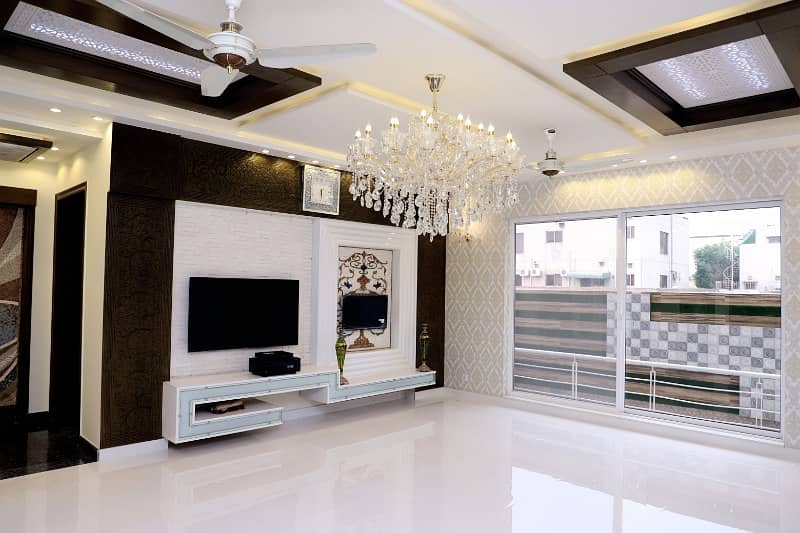 1 Kanal Slightly Used Galleria Design Royal Place Out Class Modern Luxury Bungalow In Dha Phase V 1