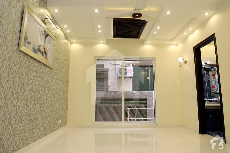 1 Kanal Slightly Used Galleria Design Royal Place Out Class Modern Luxury Bungalow In Dha Phase V 15