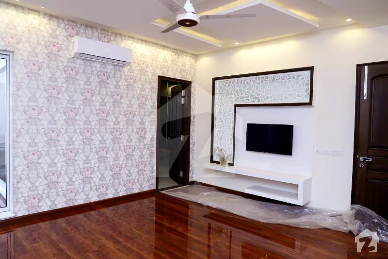 1 Kanal Slightly Used Galleria Design Royal Place Out Class Modern Luxury Bungalow In Dha Phase V 3