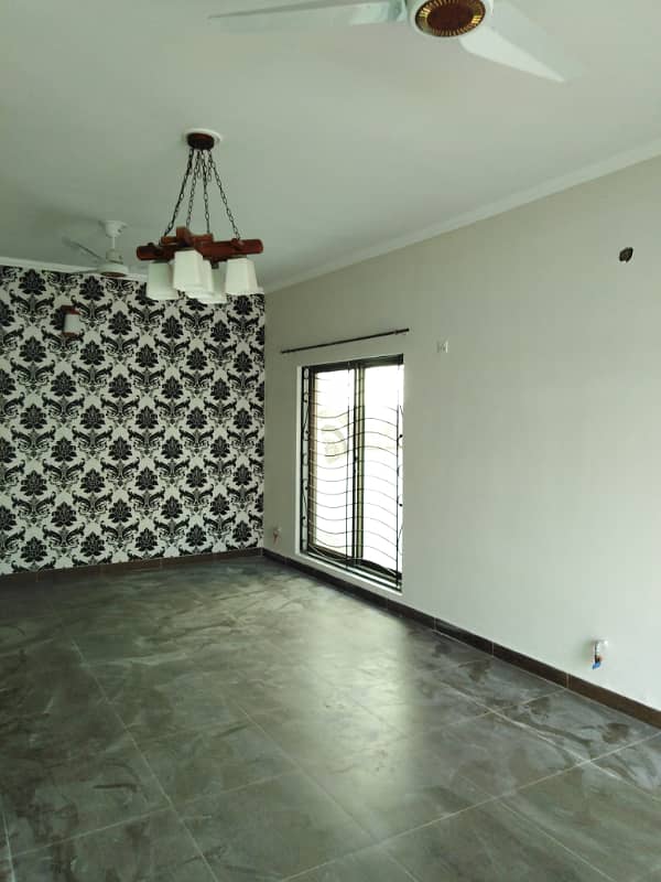 One Kanal House Of Paf Falcon Complex Near Kalma Chowk And Gulberg Iii Lahore Available For Rent 26