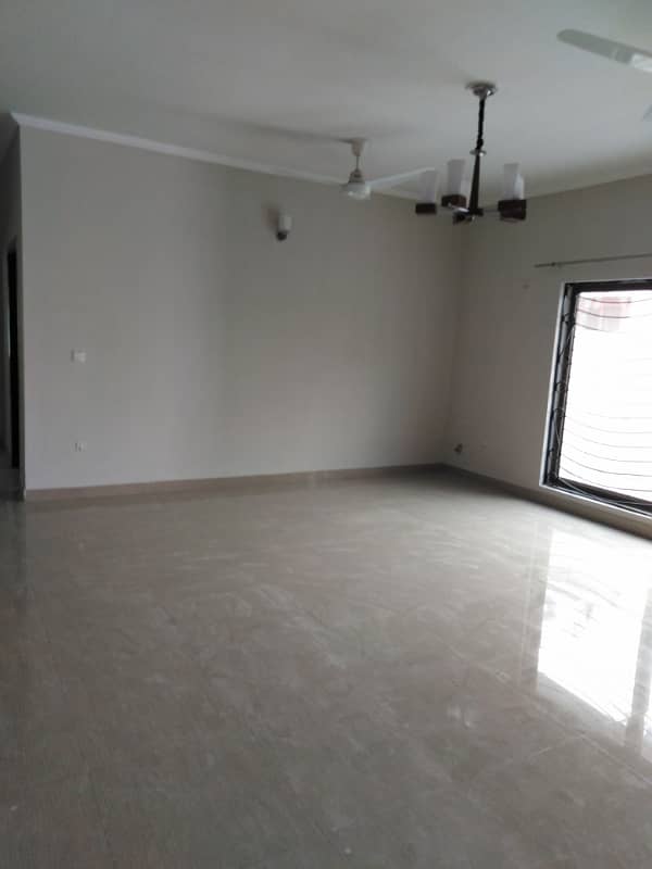 One Kanal House Of Paf Falcon Complex Near Kalma Chowk And Gulberg Iii Lahore Available For Rent 30