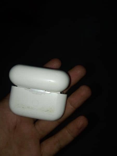 USED AIRPODS PRO IT'S NOT ORIGINAL 1