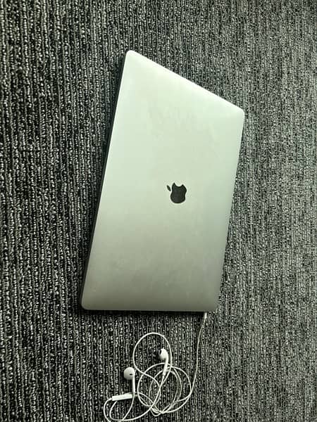 MacBook Pro 2018 16gb 512gb 6