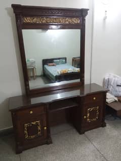 Dressing table with 2 side tables