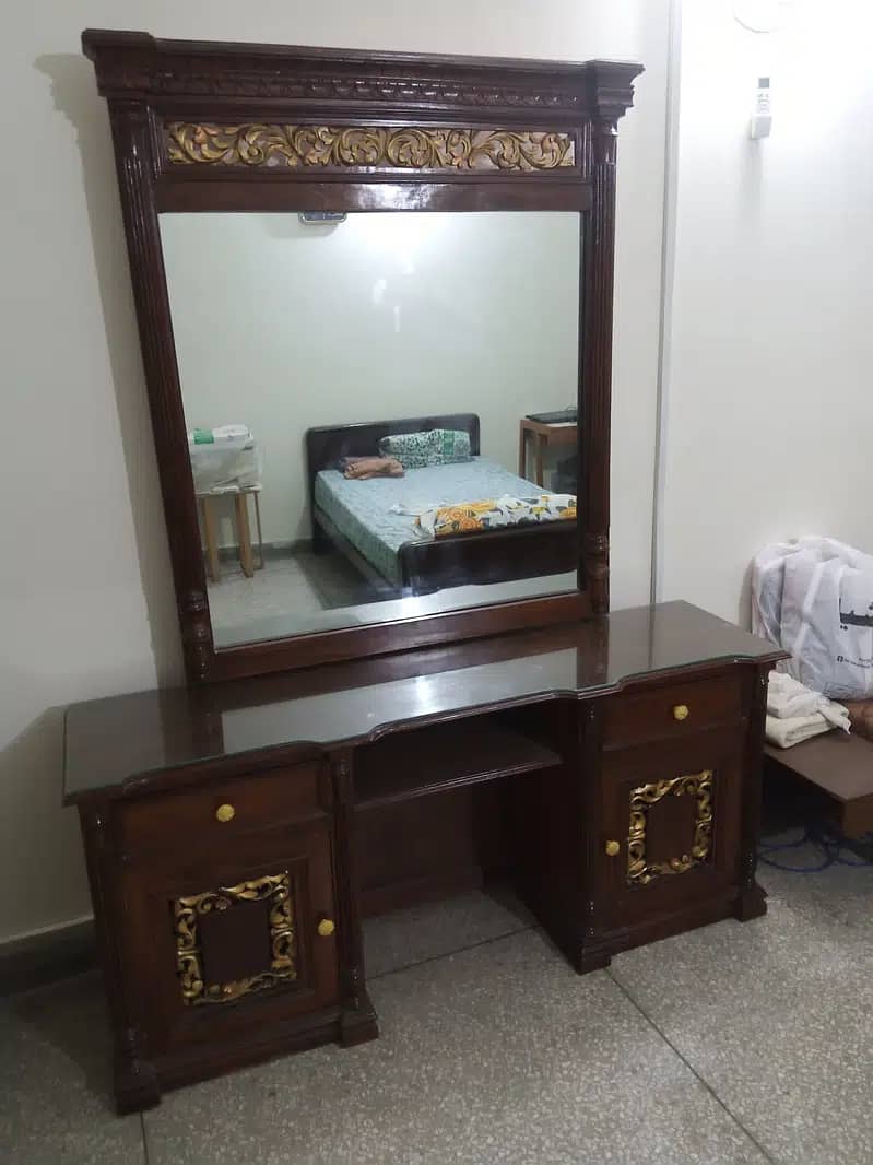 Dressing table with 2 side tables 0