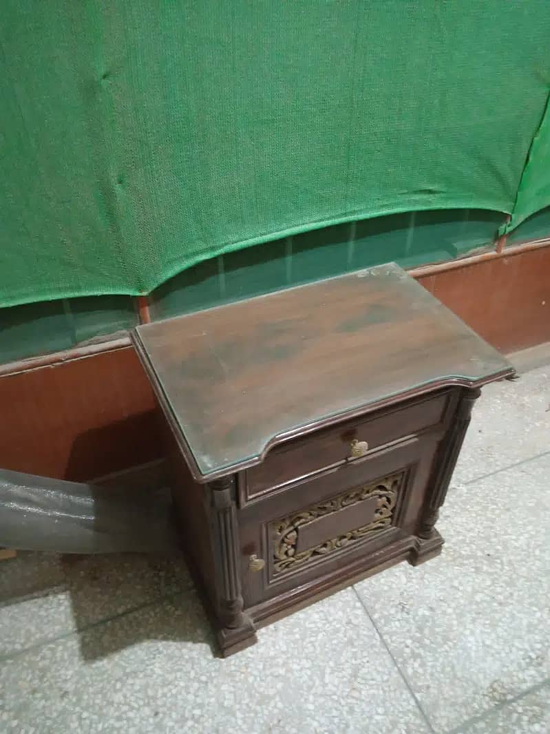 Dressing table with 2 side tables 4