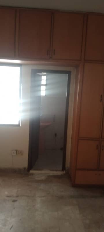 Excellent Opportunity : 2nd Floor Flat For Sale in Bhayani Heights Block 4 Gulshan-e-Iqbal Karachi 8