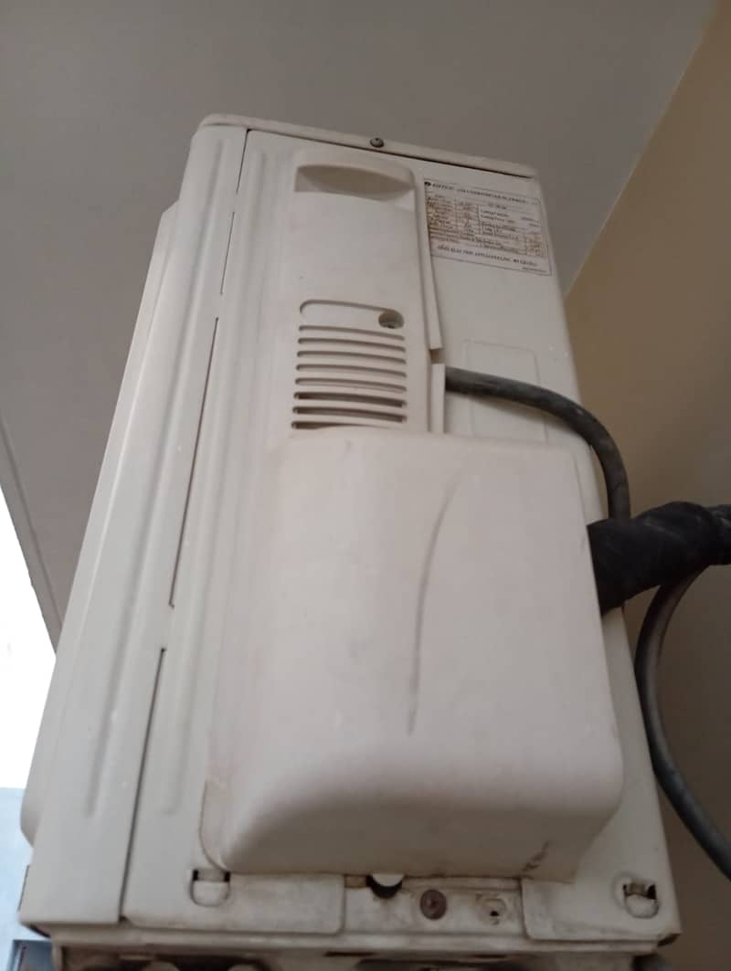 Gree AC for sale in Excellet working condition 5
