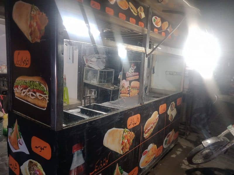 Shawarma/Burger/fryer/Chips Counter 6