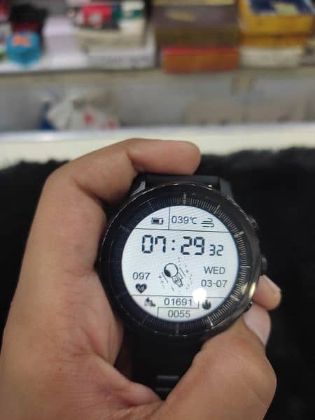 L 28 smart watch 3