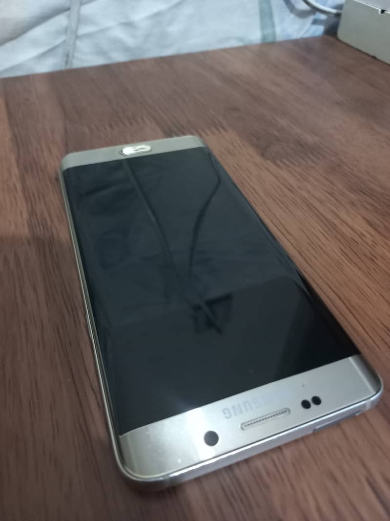 Samsung Galaxy S6 Edge Plus 1