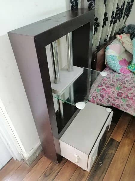 bed with 2 side table dressing table 2