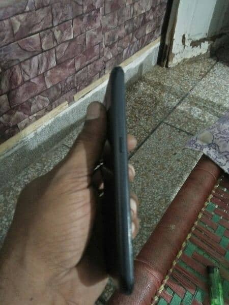 nokia  phne touch ghar  home use fit h bs  thora sa glass tota hoa  h 2