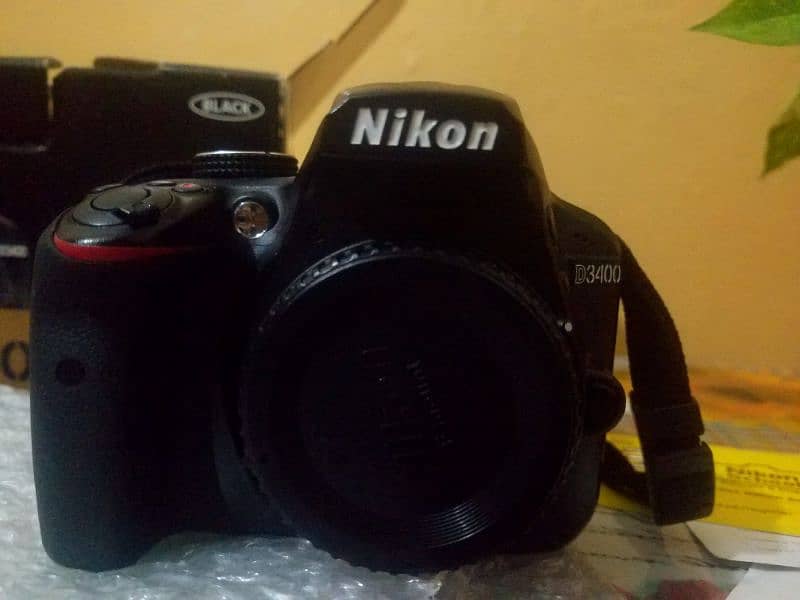 Nikon DSLR camera D3400 with 18-55mm kit lens 2