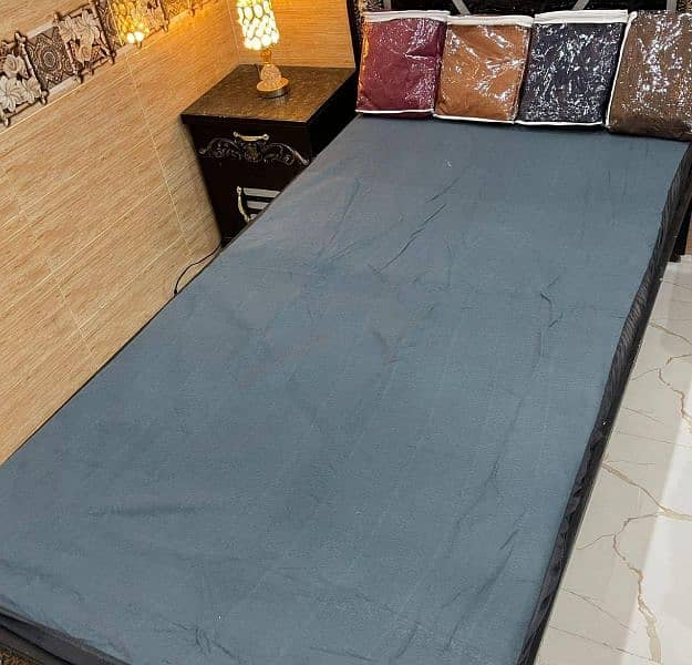 Single bed waterproof mattress cover 1