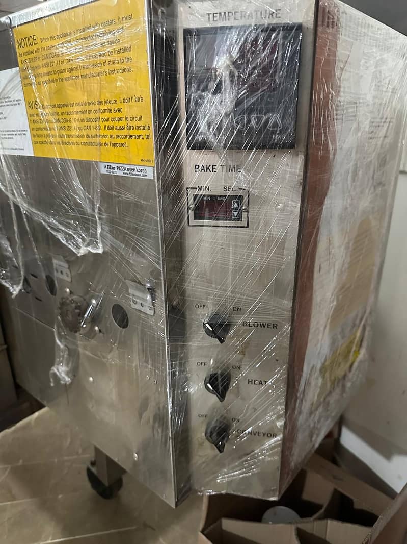 Brand New 22 inch Oven Dropped from ship 1