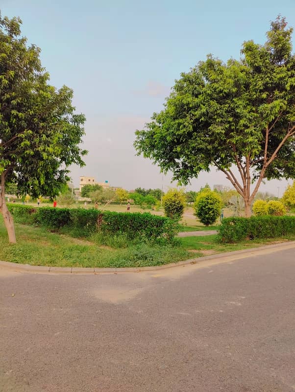 22 Marla Corner & Main Boulevard Plot LDA Approved Sui Gas Available 3