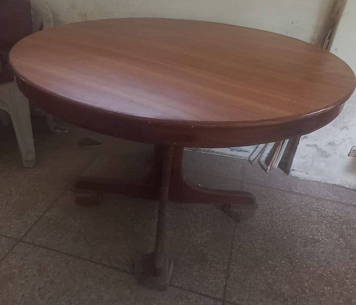 Dining table (round) 0