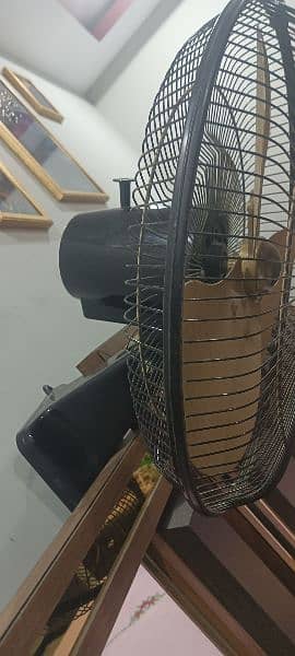 SK bracket fan for sale in excellent condition 3