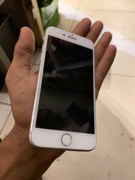 iPhone 8 non pta Watsap num 03284736101 0