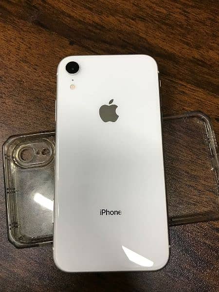 Iphone XR  64GB  90 Battery Health 10/9.5 Condition 6