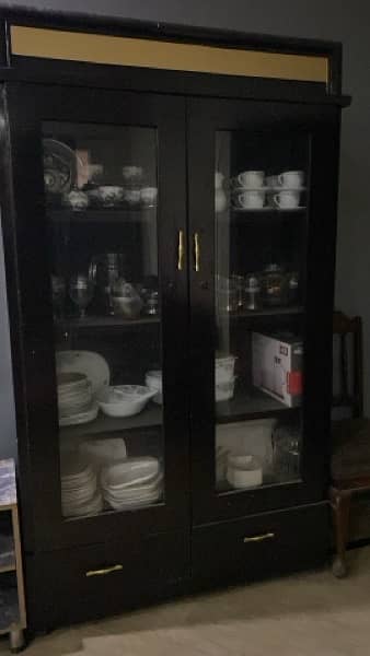 showcase in good condition for sale 1