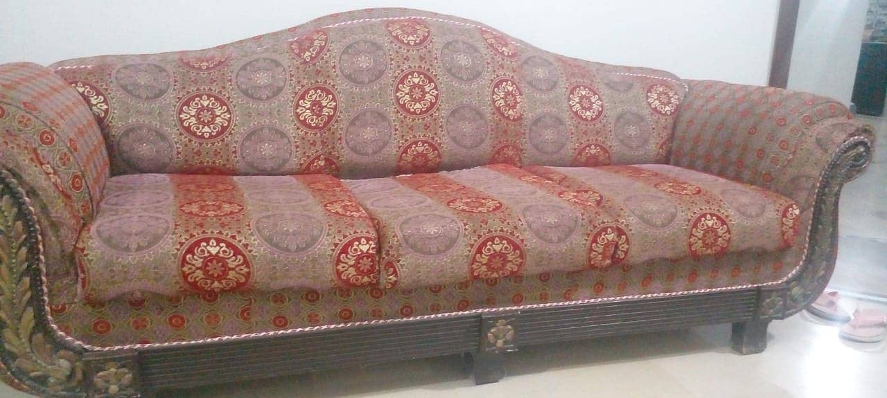 7 seater sofa set 9/10 Condition 2