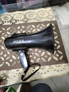 megaphone microphone loudspeaker