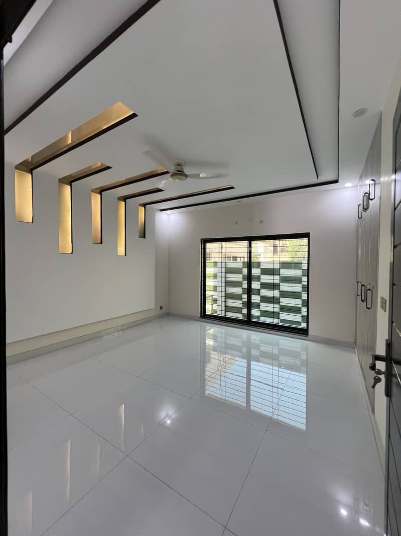 10 Marla Modern Designed Well Constructed House At Excellent Location Is Available For Sale In Chambelli Block Bahria Town Lahore 15