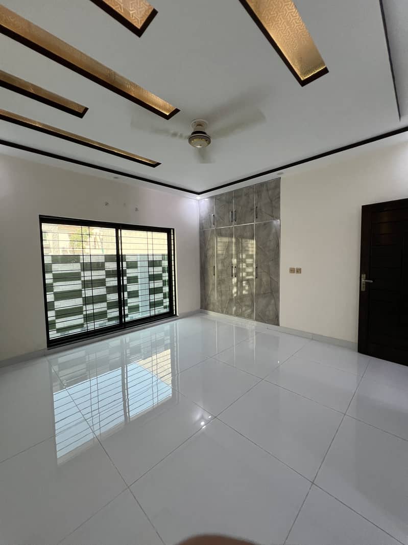 10 Marla Modern Designed Well Constructed House At Excellent Location Is Available For Sale In Chambelli Block Bahria Town Lahore 26