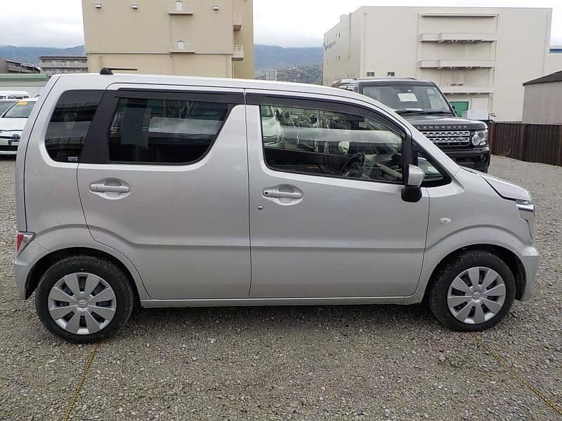 Suzuki Wagon R FX 2022 2