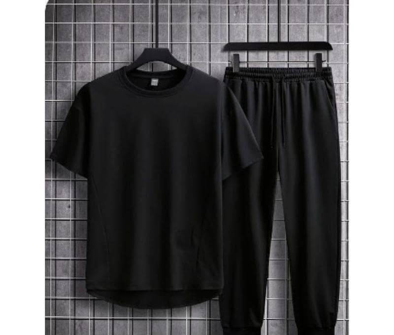 Discover the ultimate in comfort and style with our new black T-shirt 0