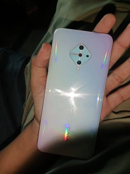 vivo S1 pro only contact for Whatsapp is num pa 1