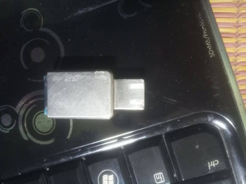 HP laptop corei3 1stgeneration & 32 GB USB 11