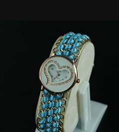 Women's chain bracelet analogue watch