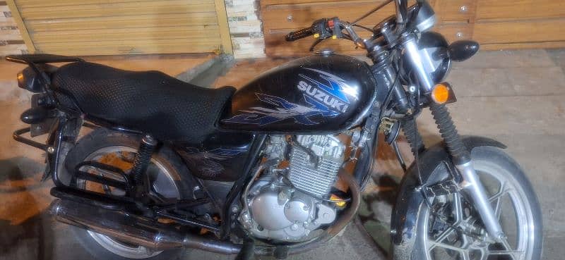 Suzuki GS150 0