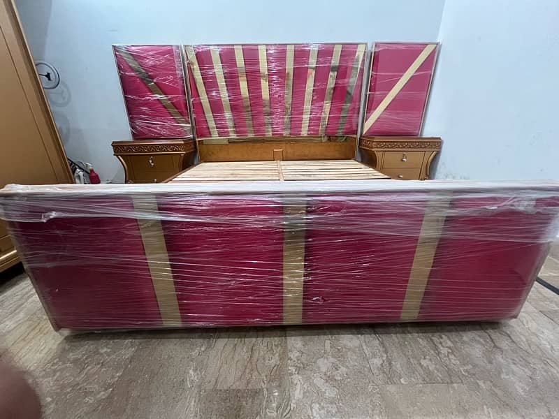 BED Set with dressing table & wardrobe 2