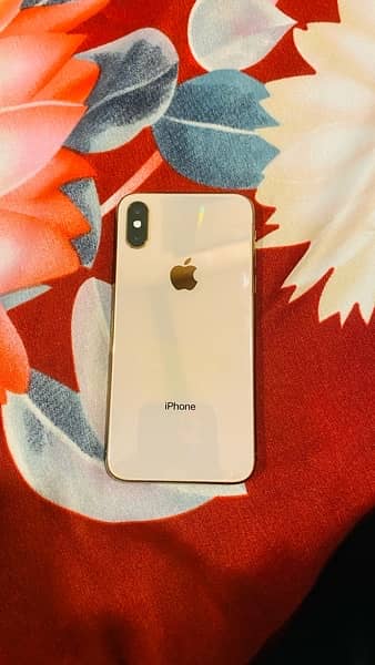 iphone xs Gold COLOR Lush condation 10 by 10 BH(82) All Okay 2