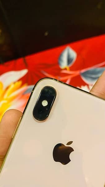 iphone xs Gold COLOR Lush condation 10 by 10 BH(82) All Okay 5