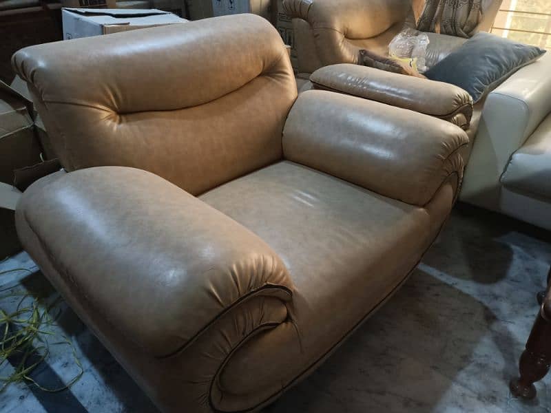 Sofa with Diamond foam and original leather 0
