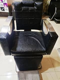 Chair for Beauty Parlor good condition 0