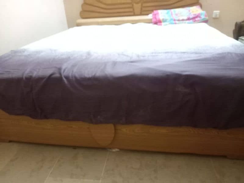 Wodden bed king size 6