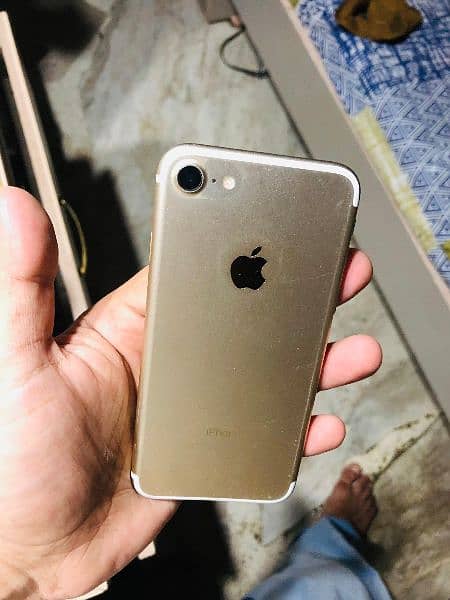 Iphone 7 128gb PTA APPROVED gold glass crack Only Exchnge possible 1